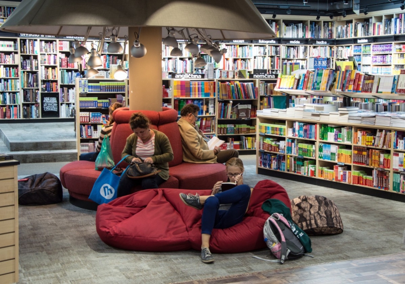 boutique-BELGENTIER-min_books_bookstore_book_reader_readers_reading_shop_sale_books-849006