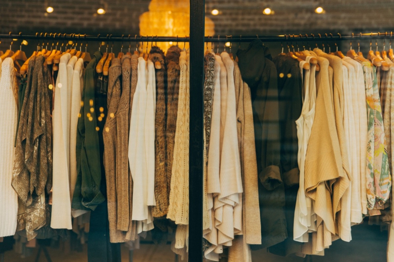 boutique-BELGENTIER-min_clothe_fashion_store_shop_window_store_front-21277